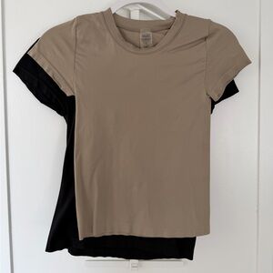 Bundle of 2 Aritzia Short Sleeve Tees